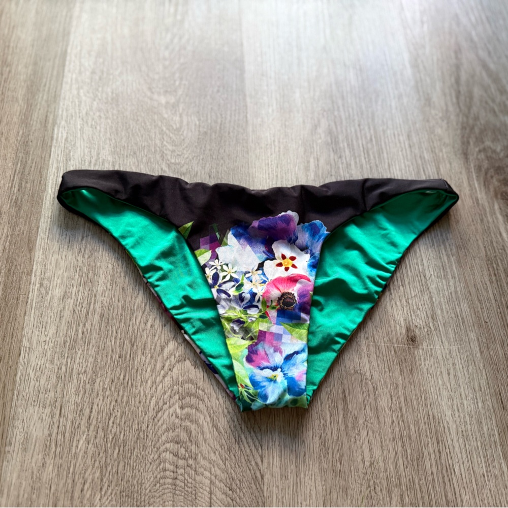 beach bunny swimwear floral print bikini swim bottoms size small NEW